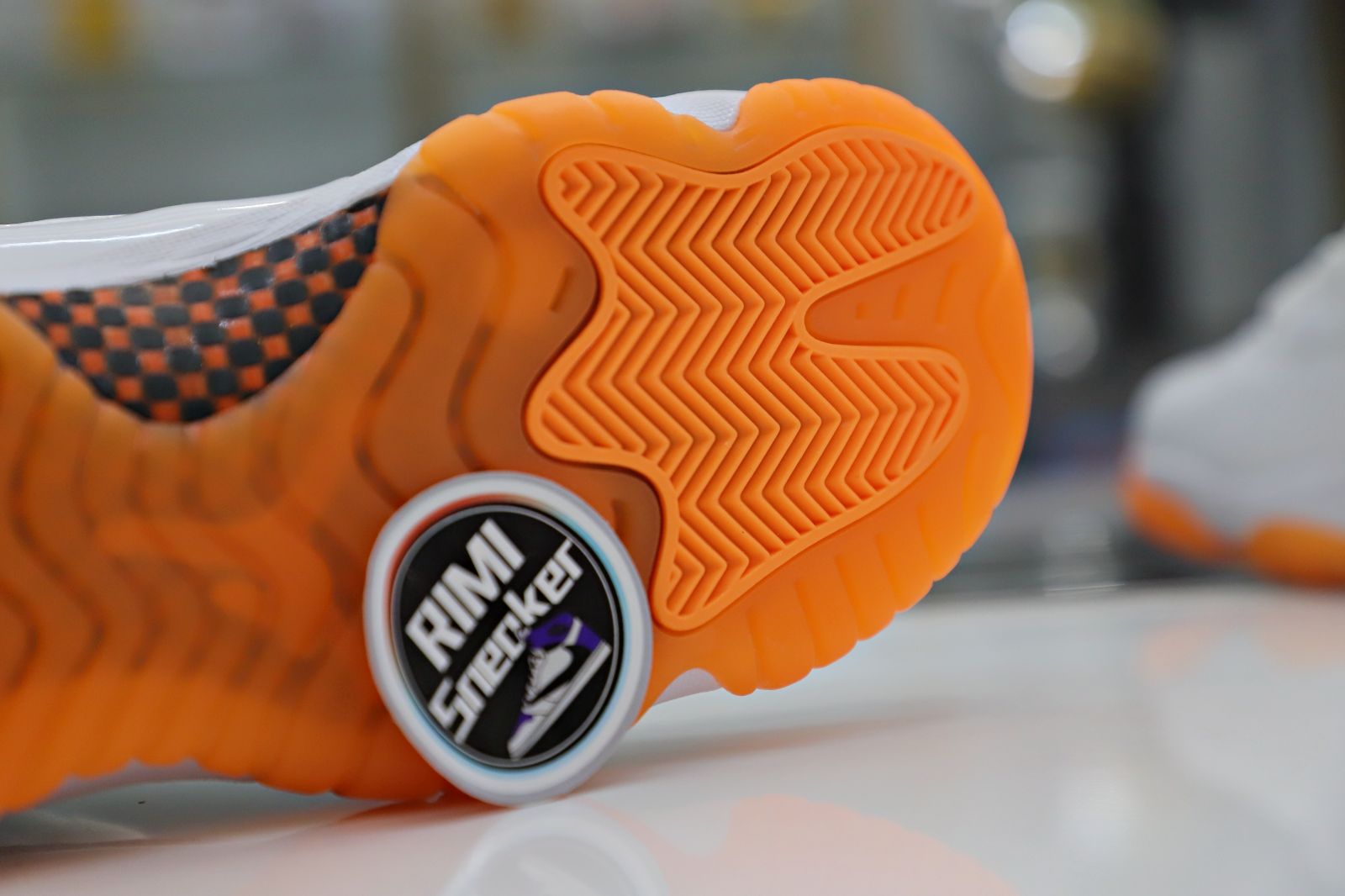 WMNS AIR JORDAN 11 RETRO LOW 'BRIGHT CITRUS'