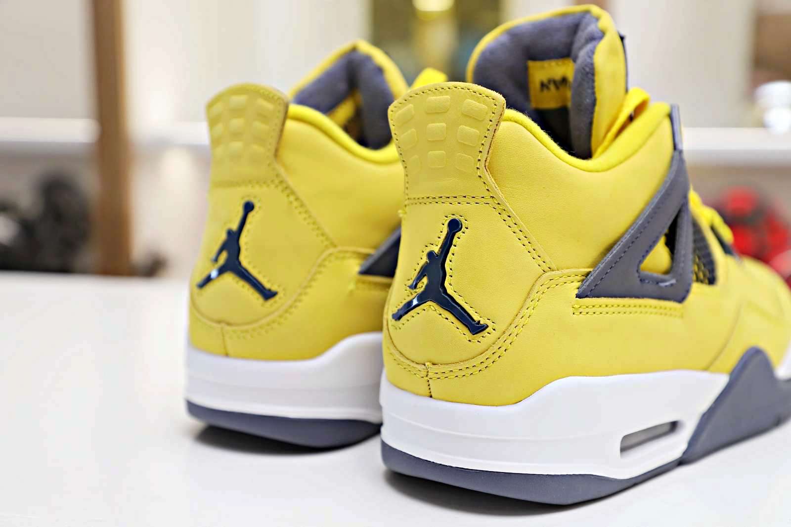AIR JORDAN AIR JORDAN 4 RETRO 'LIGHTNING' 2021
