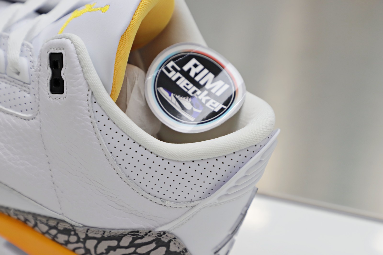 WMNS AIR JORDAN 3 RETRO 'LASER ORANGE' 白黄