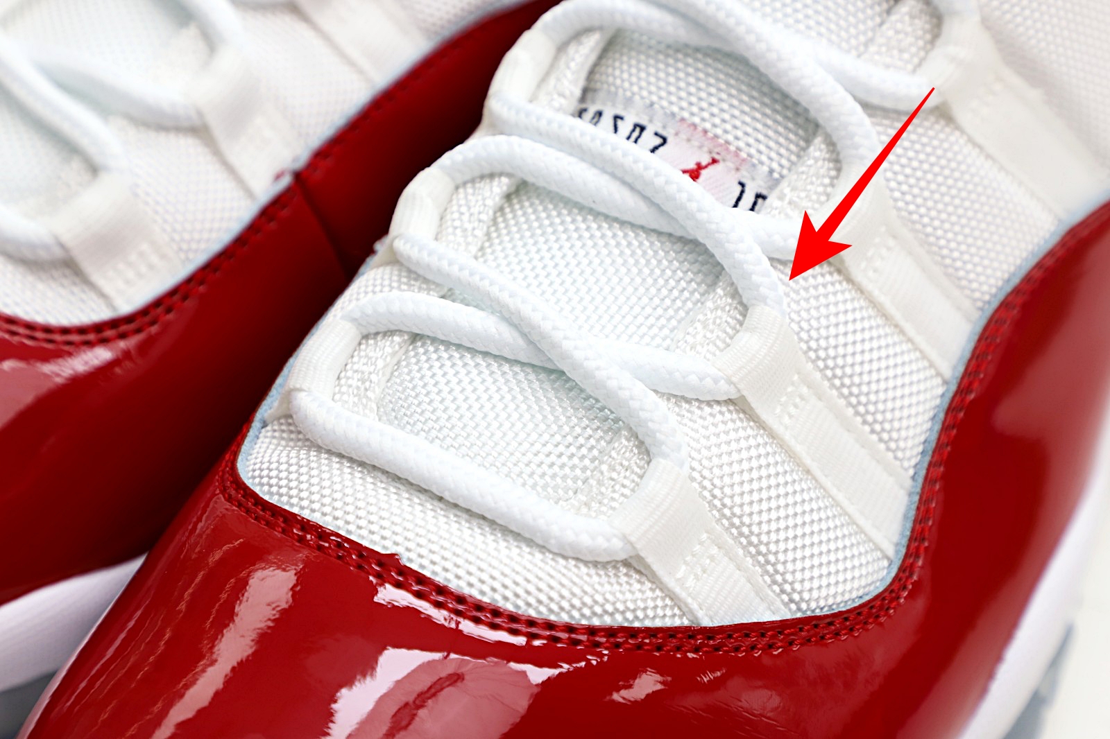 AIR JORDAN 11