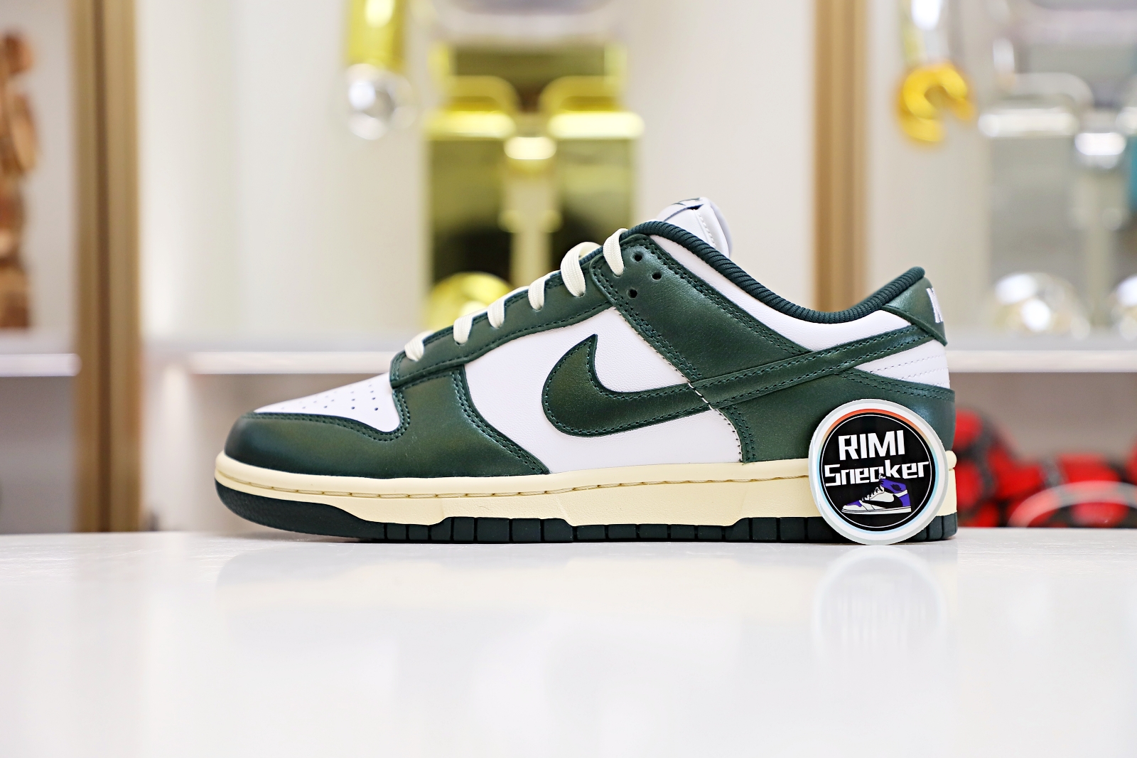 NIKE WMNS DUNK LOW 'VINTAGE GREEN'