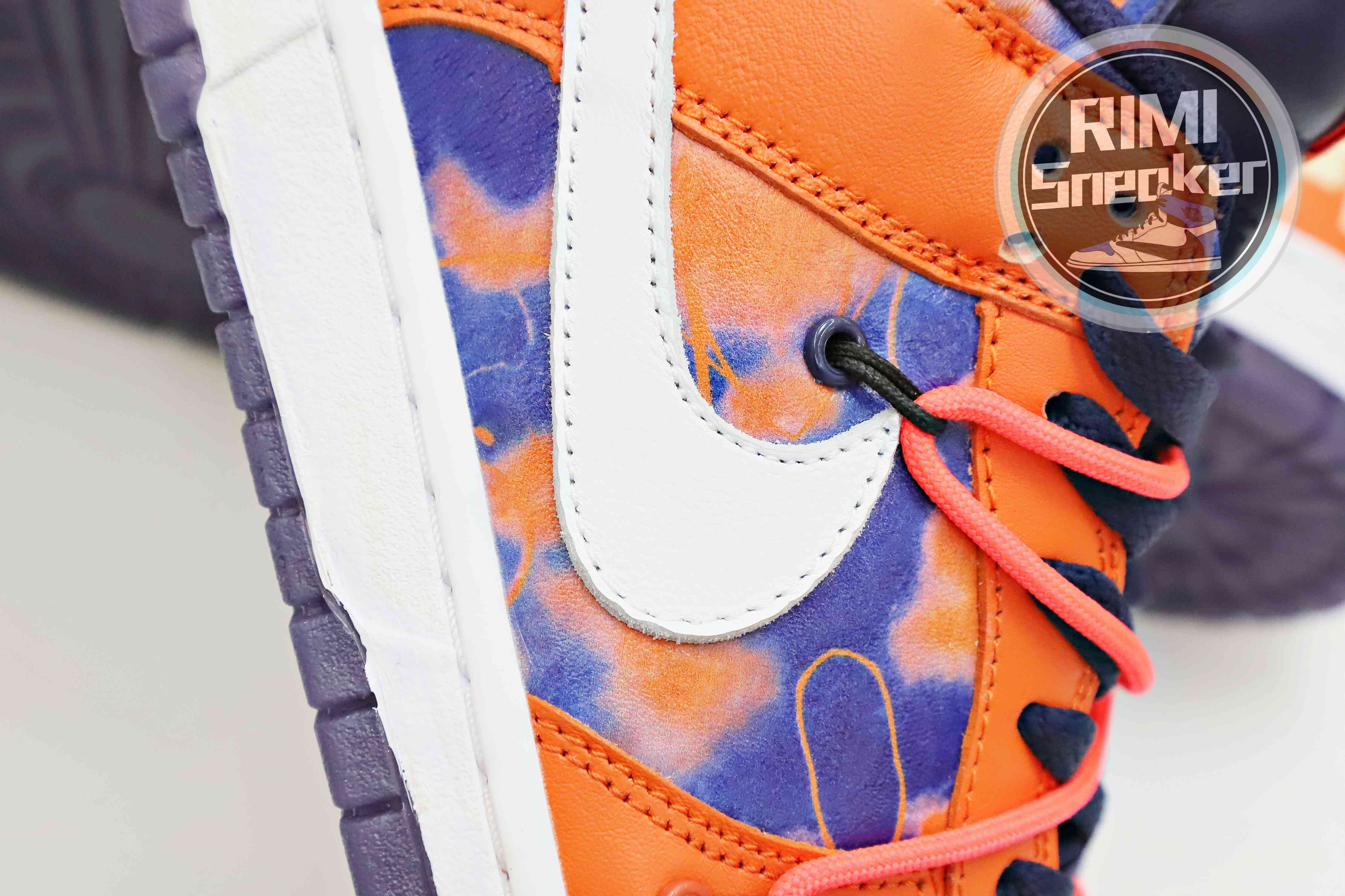 OFF-WHITE FUTURA X DUNK LOW