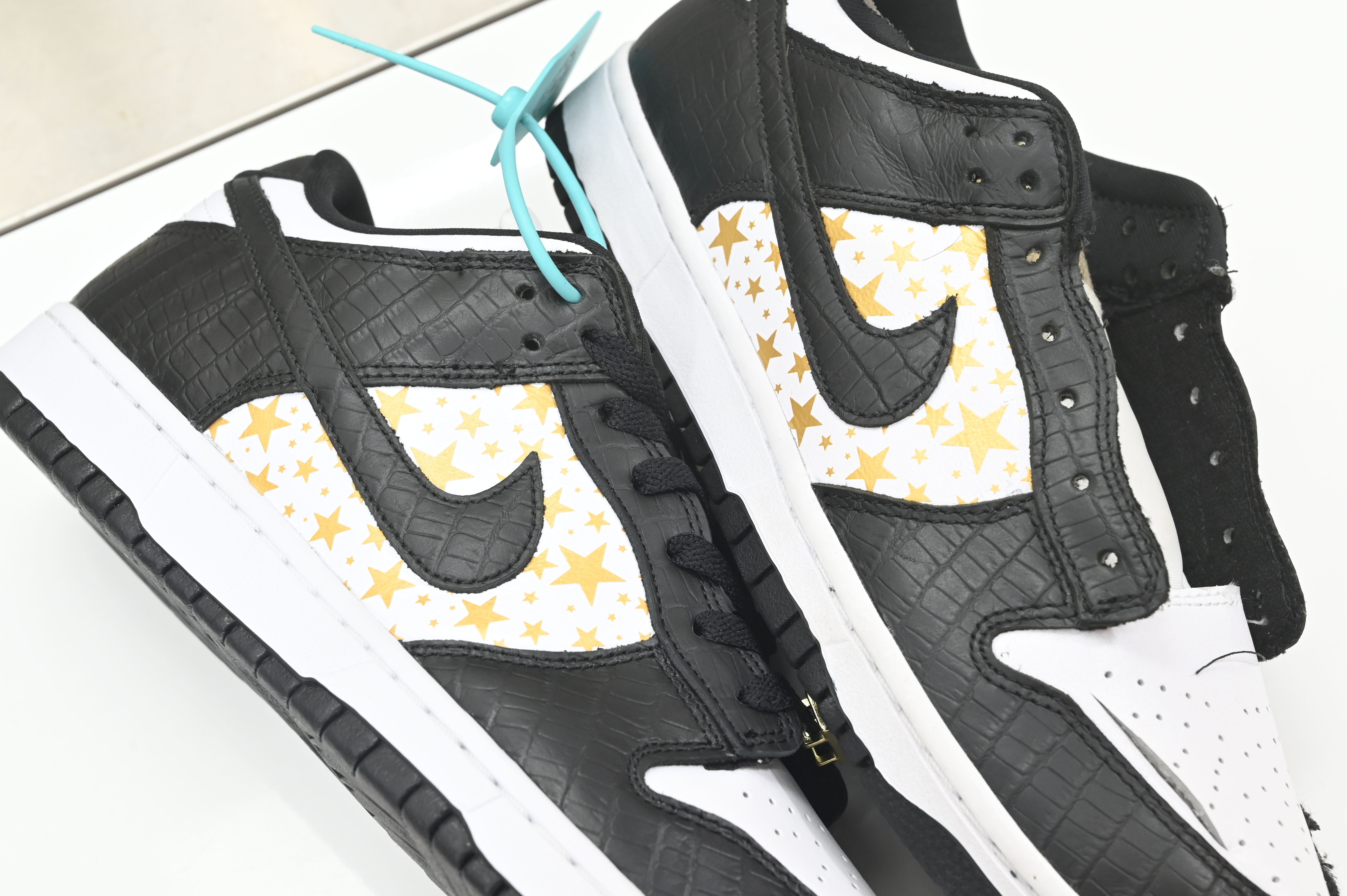 SUPREME X DUNK LOW OG SB