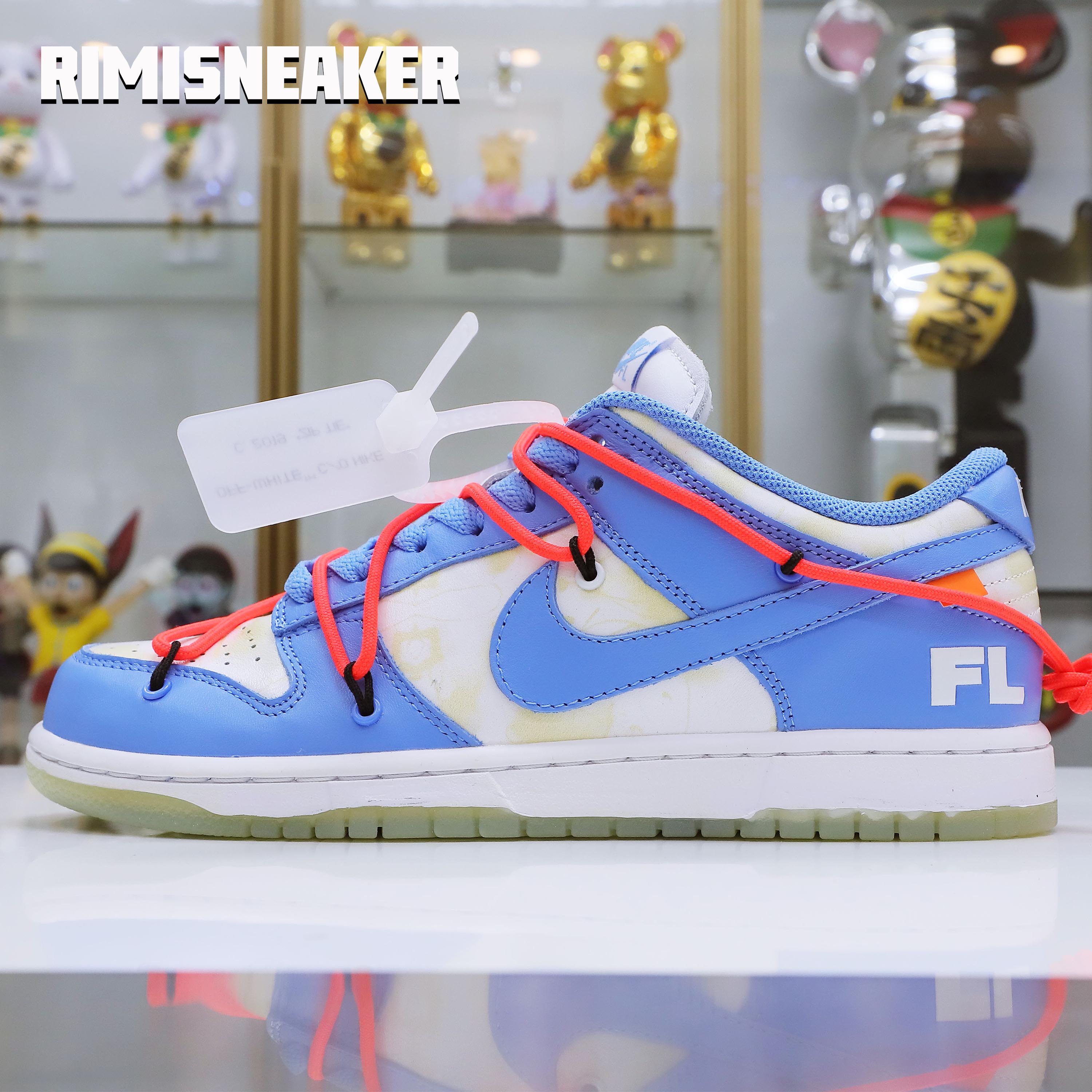 OFF-WHITE FUTURA DUNK LOW