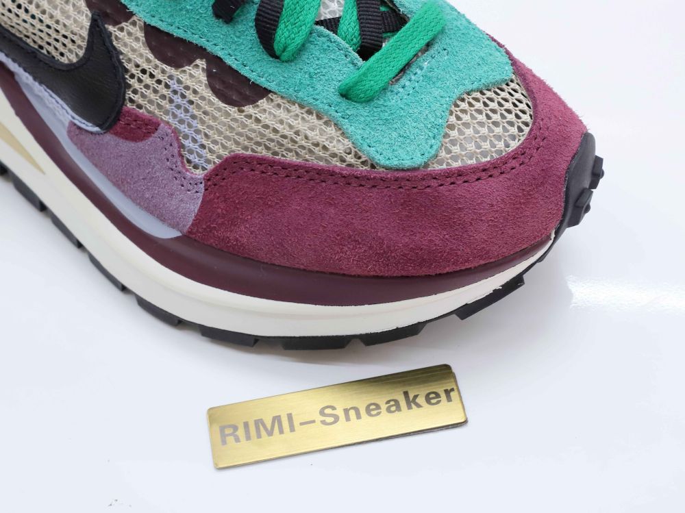SACAI X VAPORWAFFLE SP 'VILLAIN RED'
