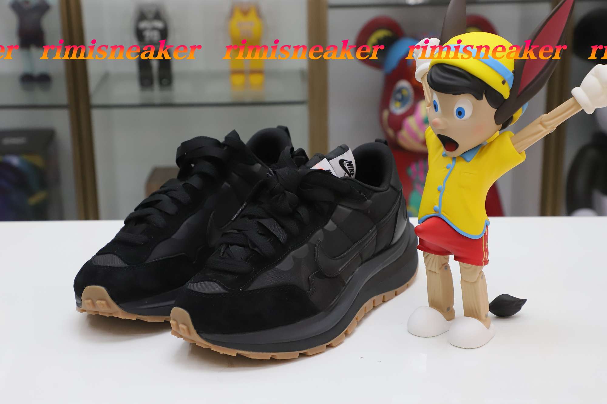 NIKE SACAI X VAPORWAFFLE 'BLACK GUM'