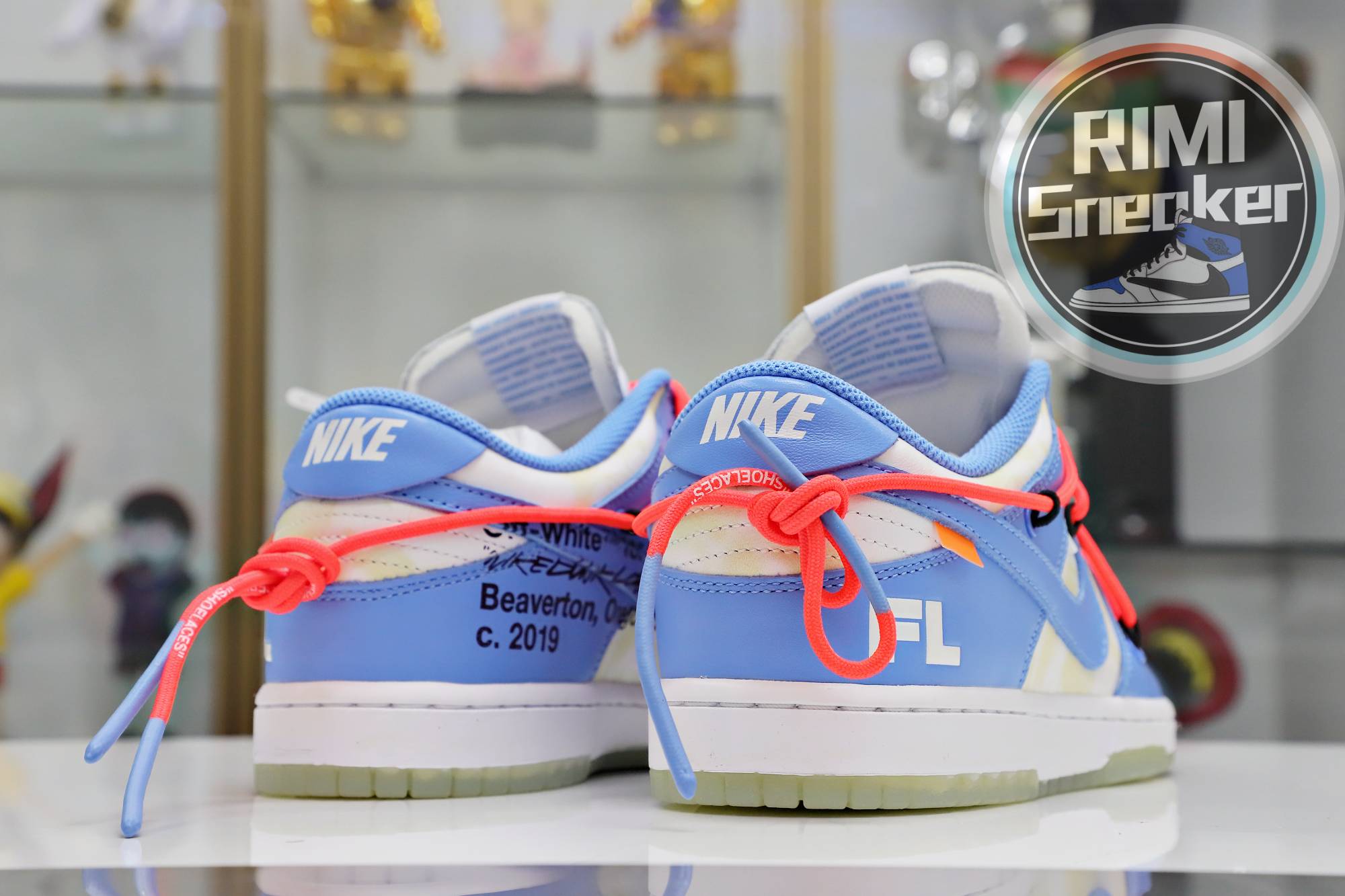 OFF-WHITE FUTURA DUNK LOW