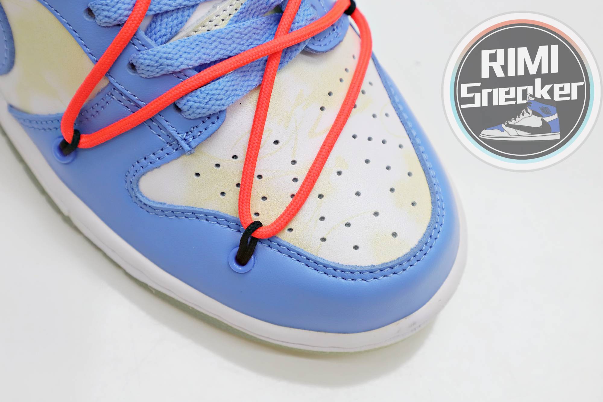 OFF-WHITE FUTURA DUNK LOW