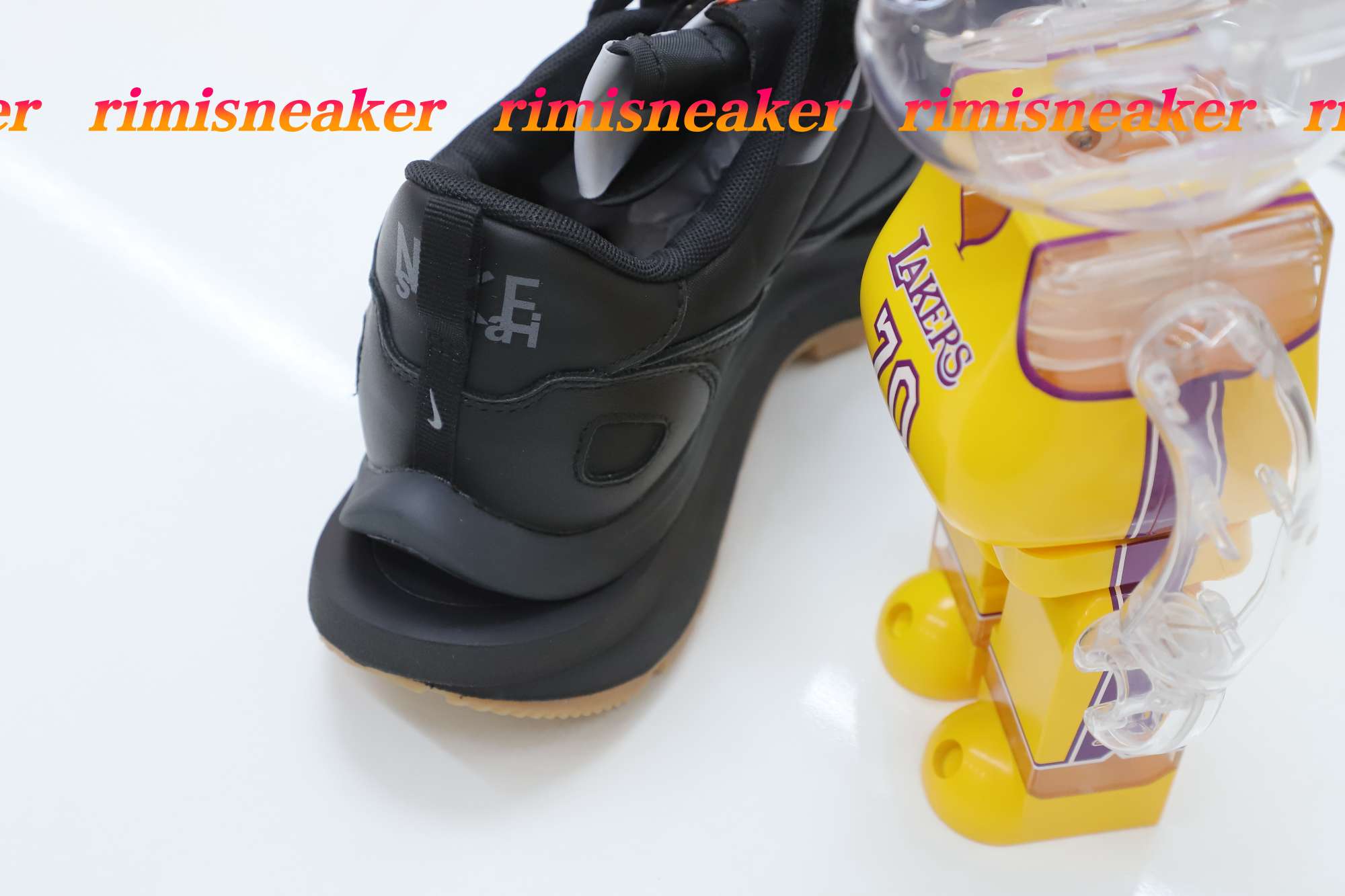 NIKE SACAI X VAPORWAFFLE 'BLACK GUM'
