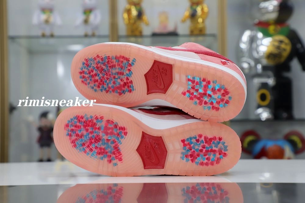 STRANGELOVE X DUNK LOW SB 'VALENTINE'S DAY'