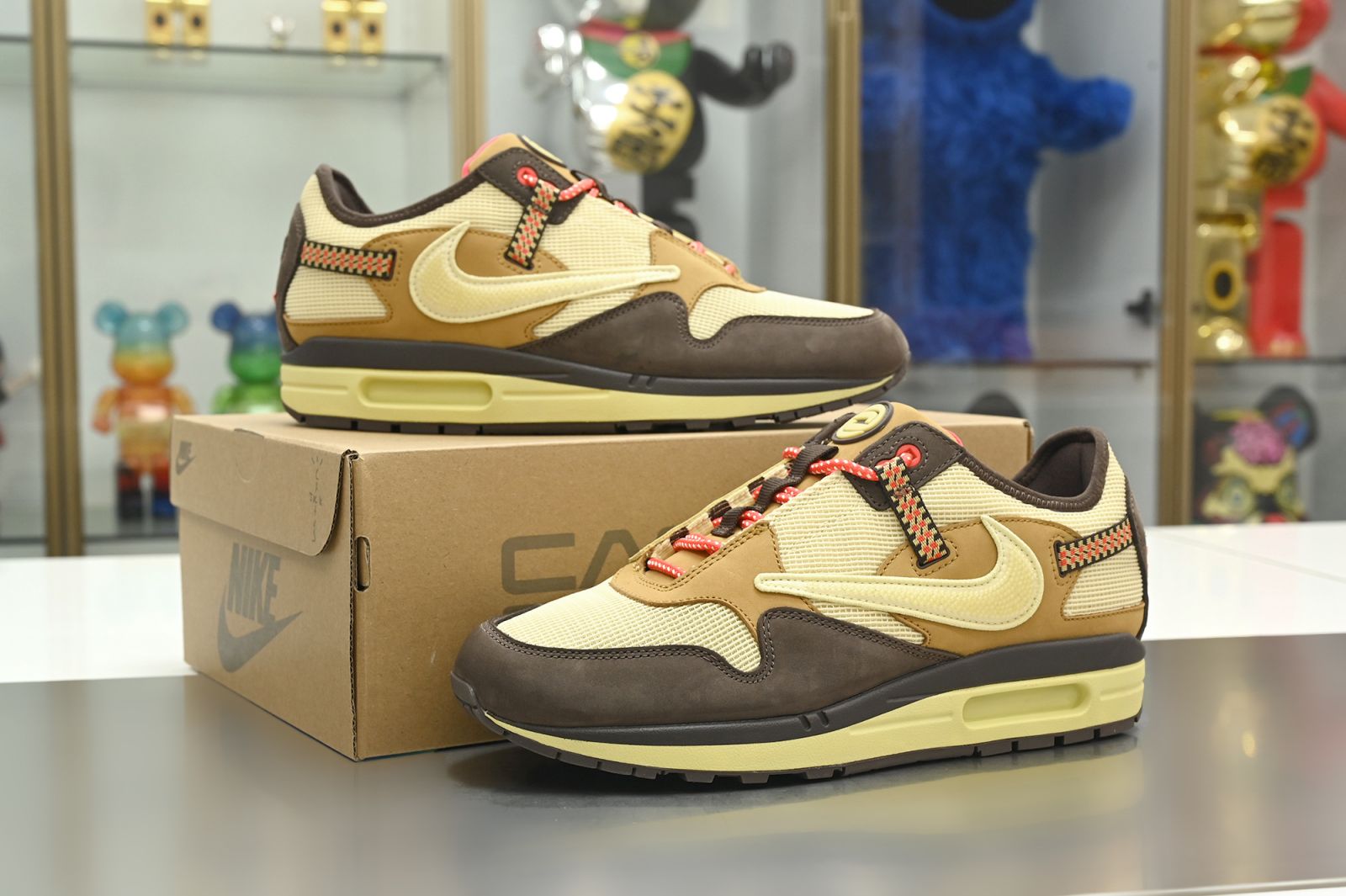 TRAVIS SCOTT NIKE AIR MAX 1 READY