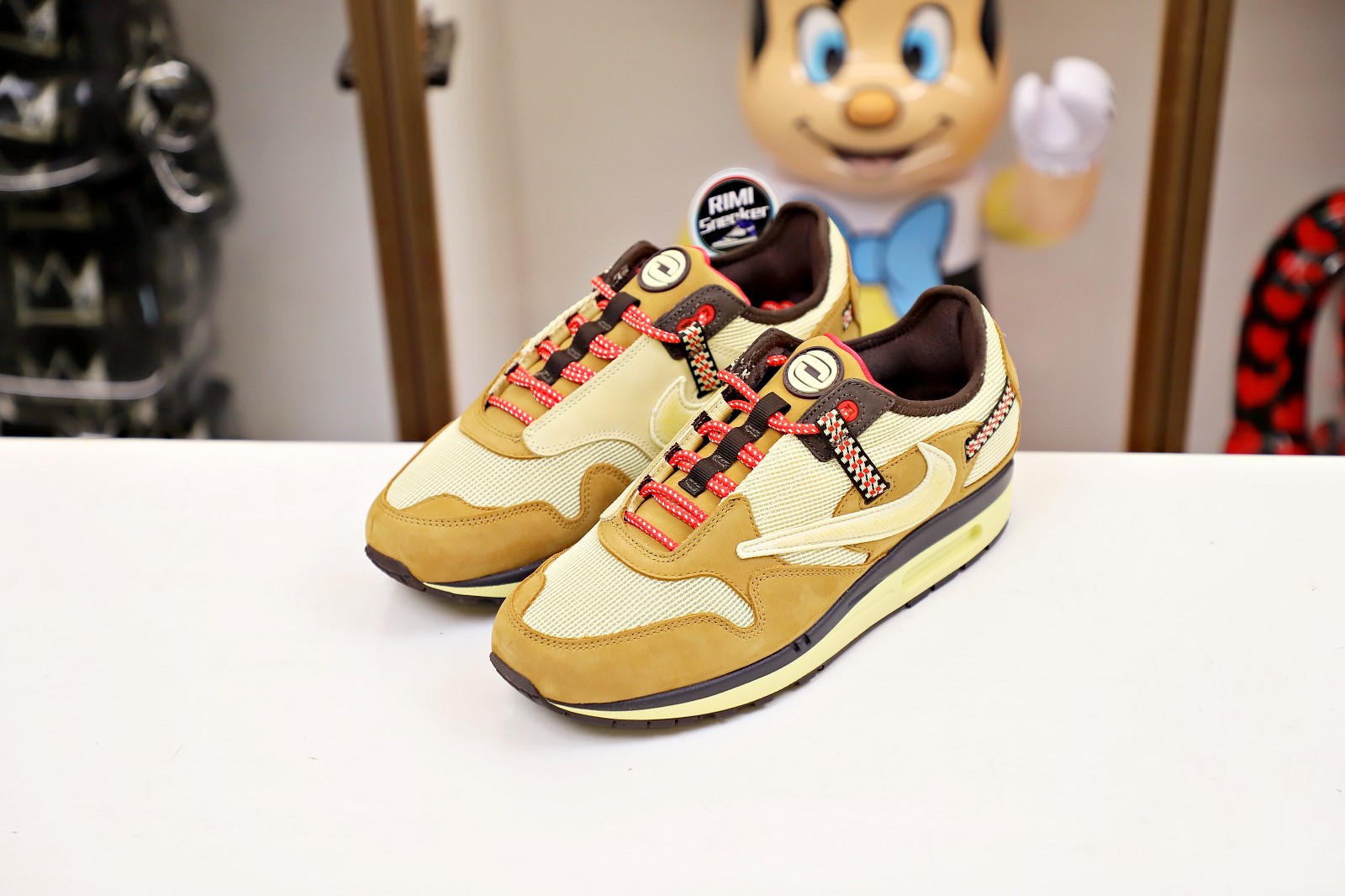 TRAVIS SCOTT NIKE AIR MAX 1 DO9392-701