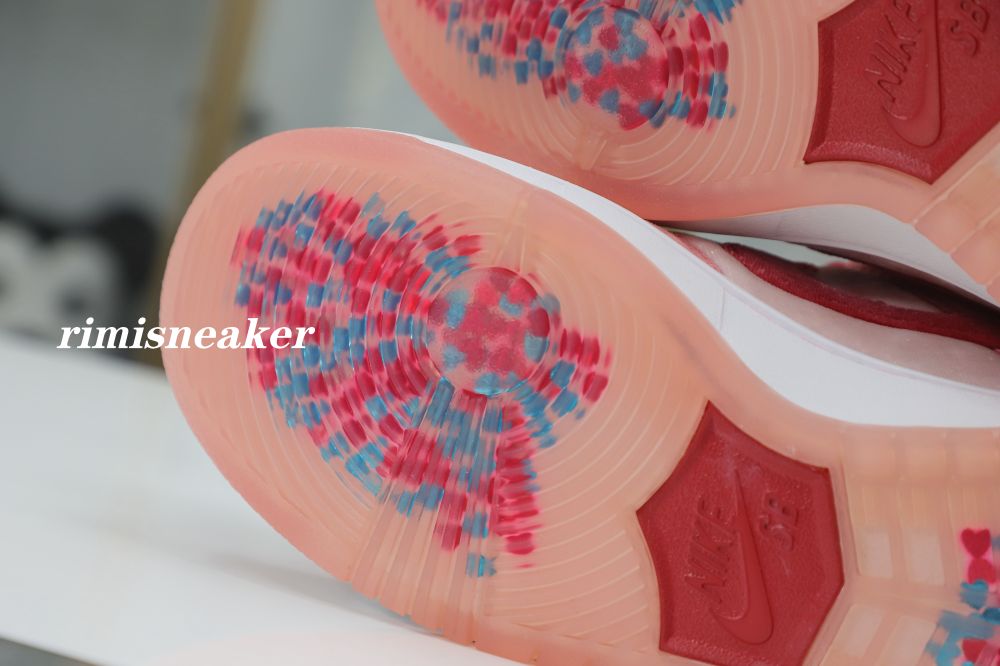 STRANGELOVE X DUNK LOW SB 'VALENTINE'S DAY'