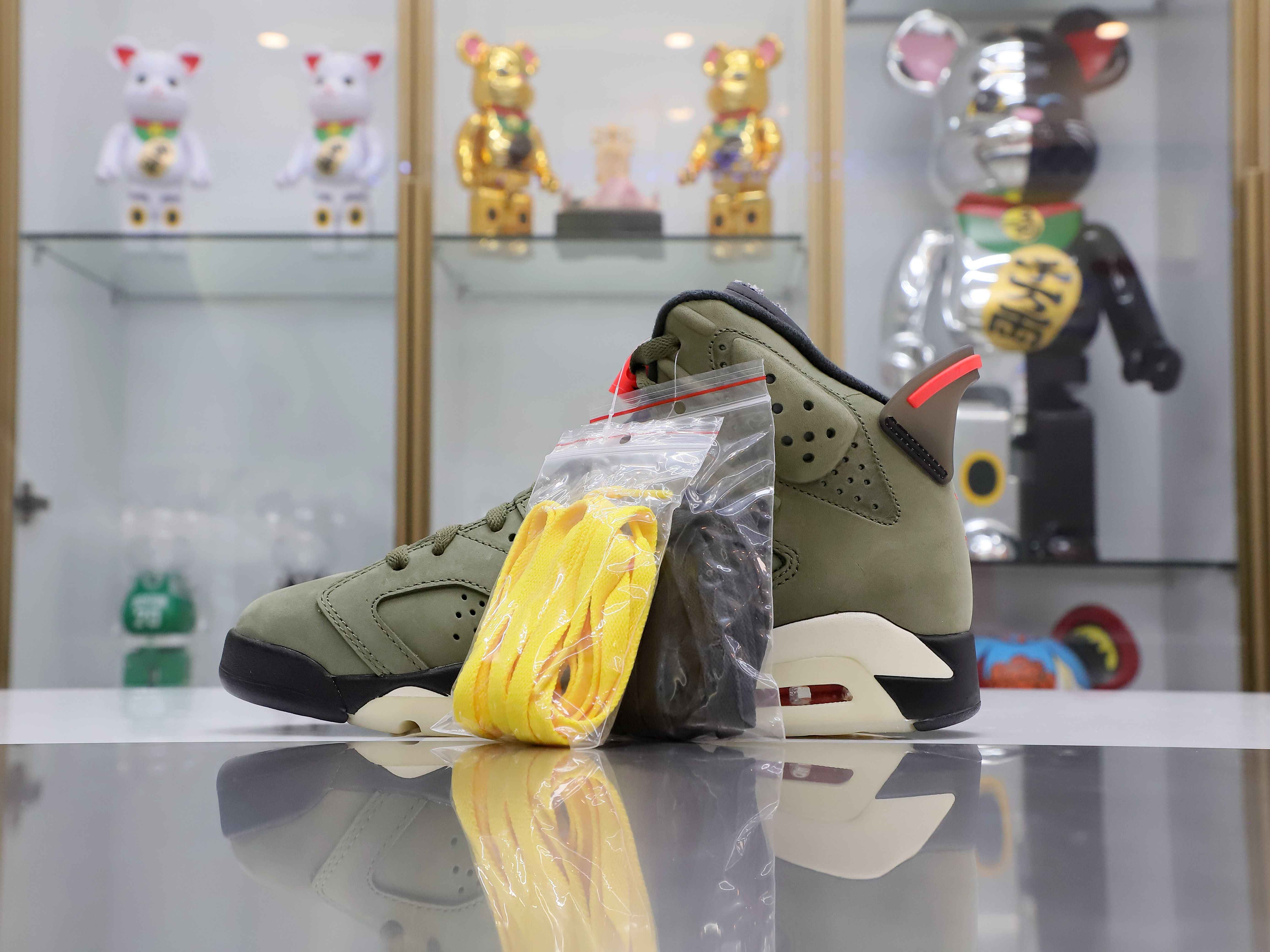 TRAVIS SCOTT X AIR JORDAN 6 RETRO 'OLIVE'