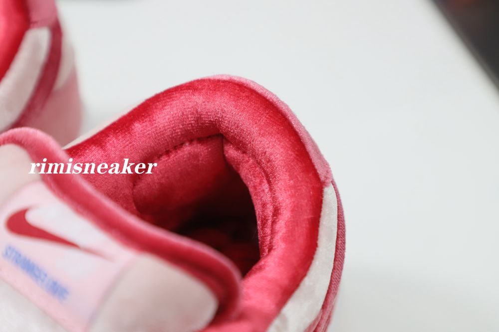 STRANGELOVE X DUNK LOW SB 'VALENTINE'S DAY'