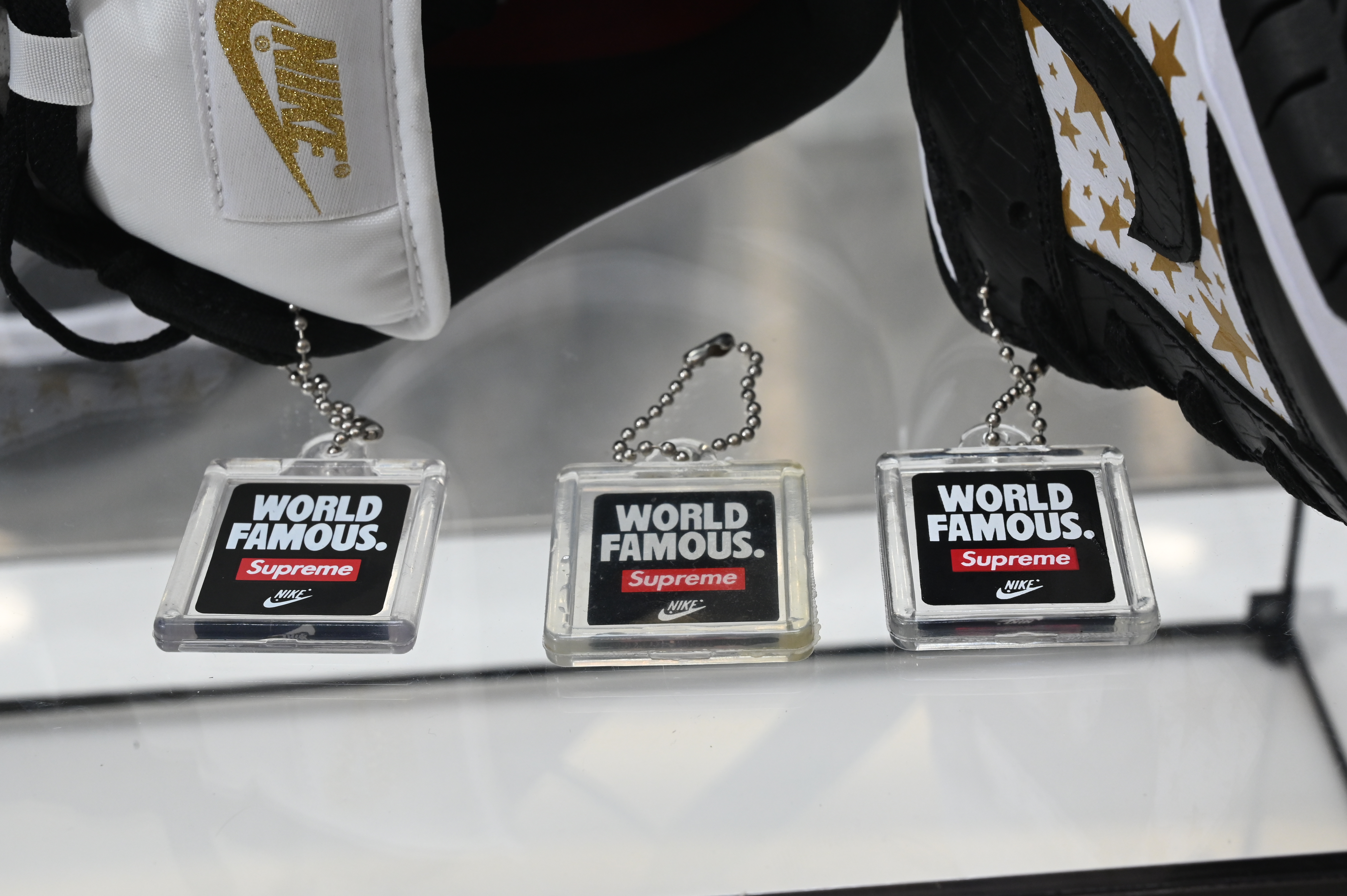 SUPREME X DUNK LOW OG SB