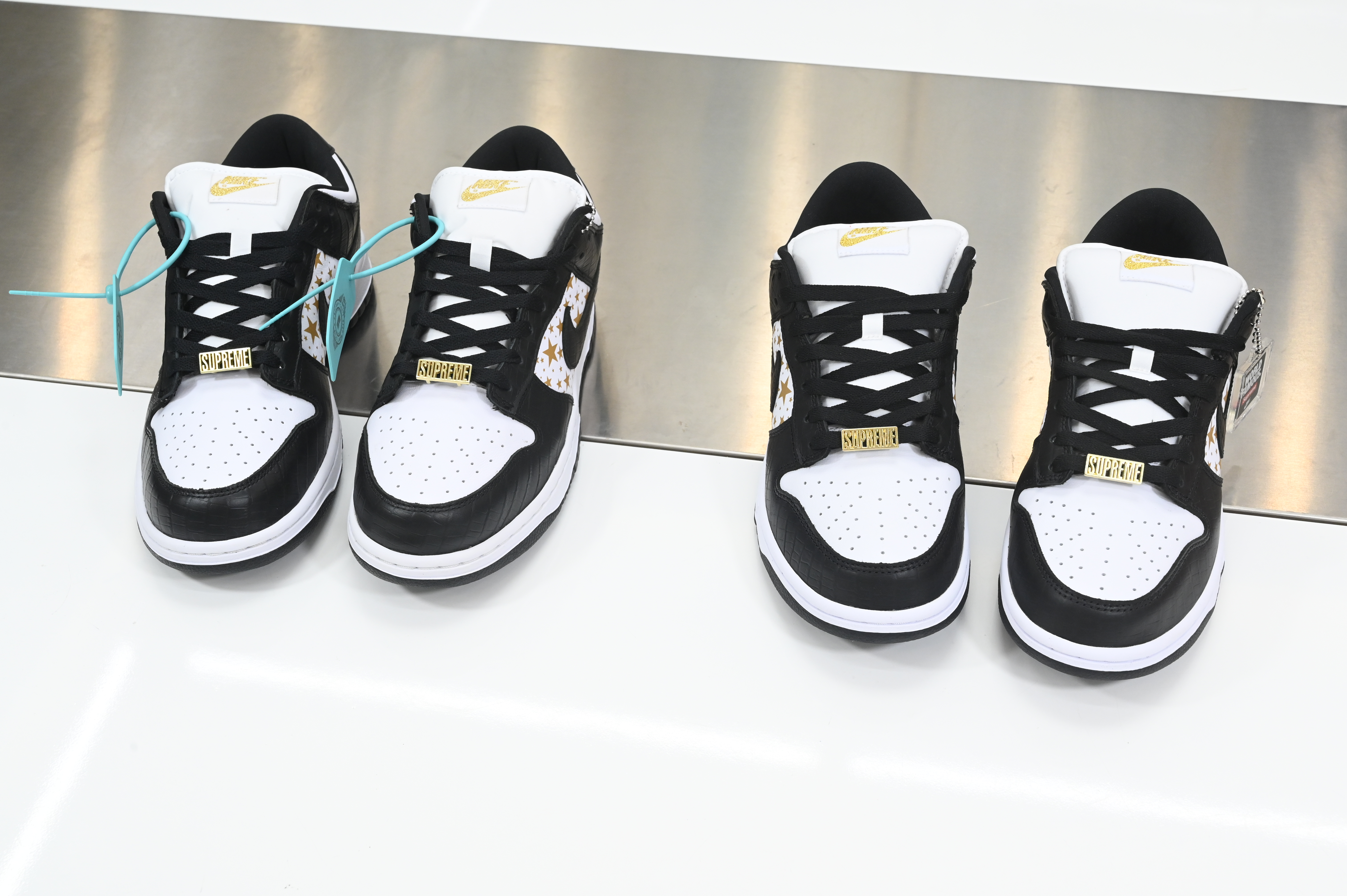 SUPREME X DUNK LOW OG SB