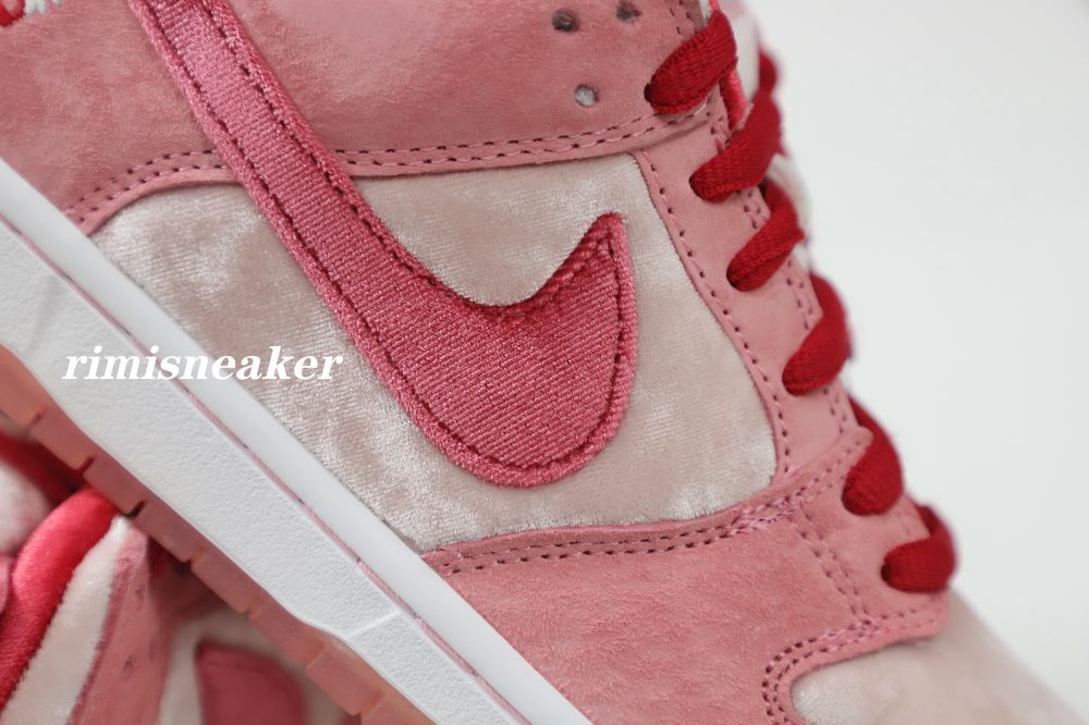 STRANGELOVE X DUNK LOW SB 'VALENTINE'S DAY'