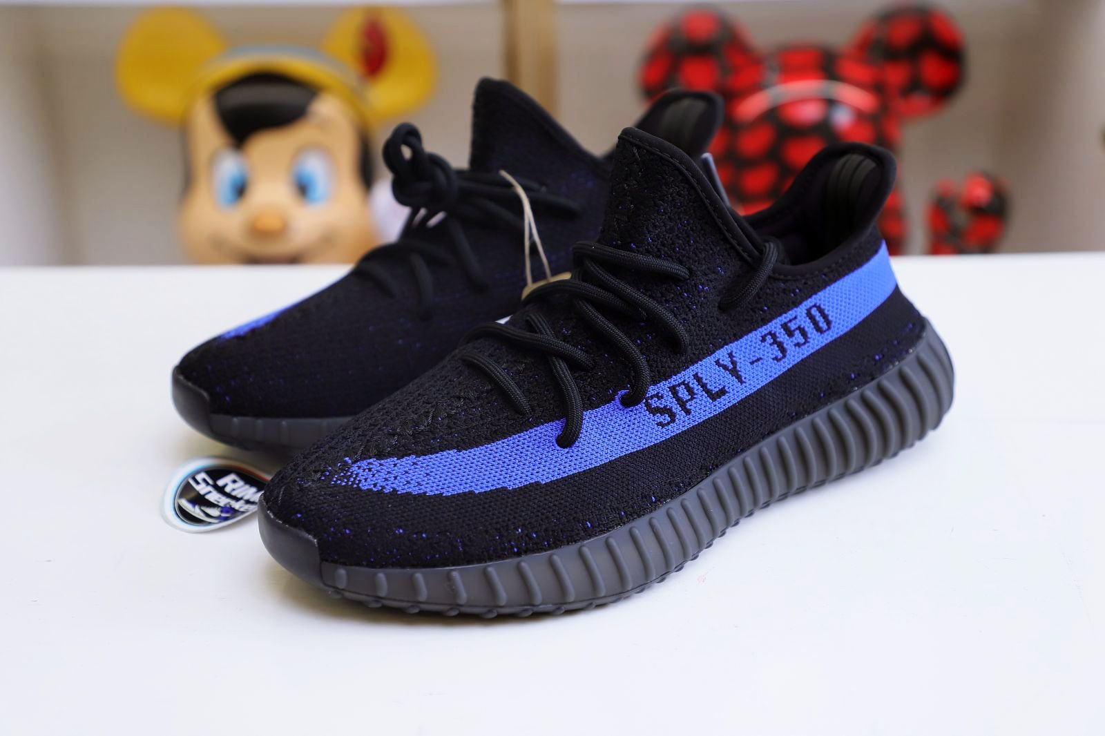 YEEZY BOOST 350 V2 'DAZZLING BLUE'
