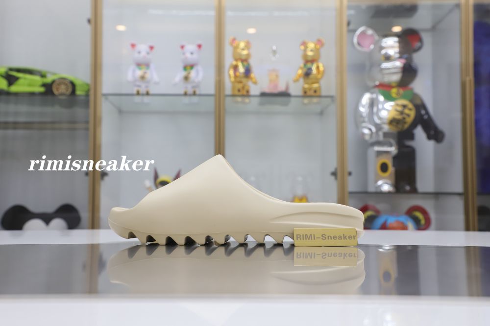 YEEZY SLIDES SHOES