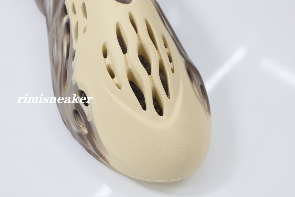 YEEZY FOAM RUNNER 'MX CREAM CLAY'