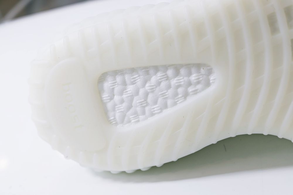 YEEZY BOOST 350 V2 'CREAM WHITE / TRIPLE WHITE'