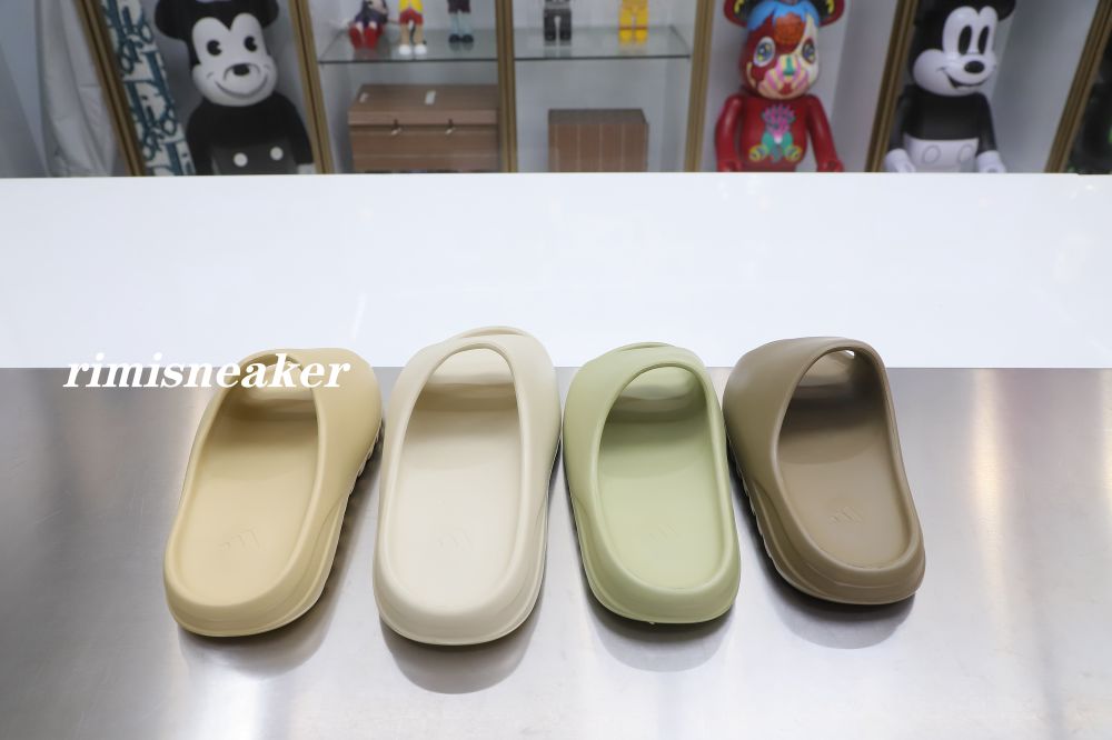YEEZY SLIDES SHOES