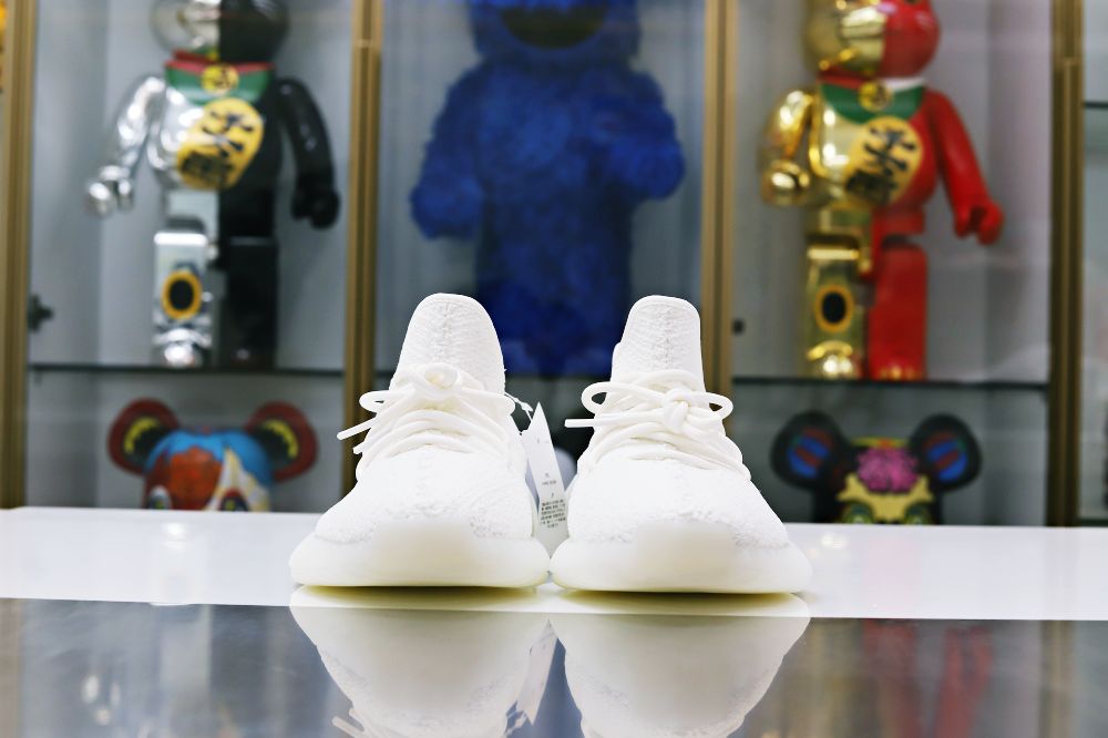 YEEZY BOOST 350 V2 'CREAM WHITE / TRIPLE WHITE'