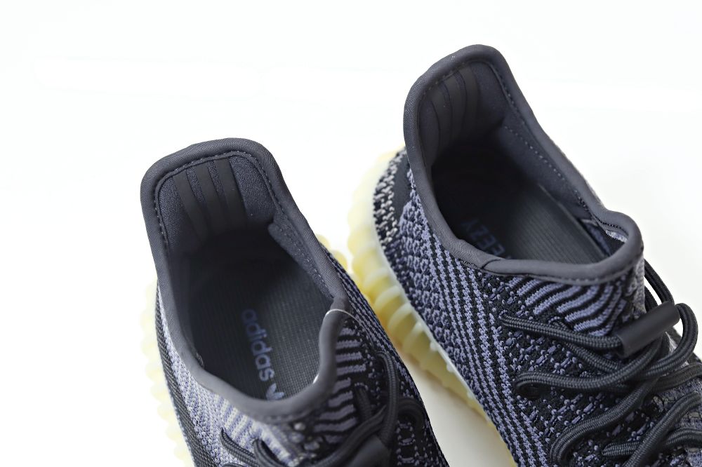 YEEZY BOOST 350 V2 'CARBON'