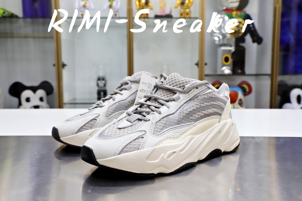 YEEZY BOOST 700 V2 'STATIC'