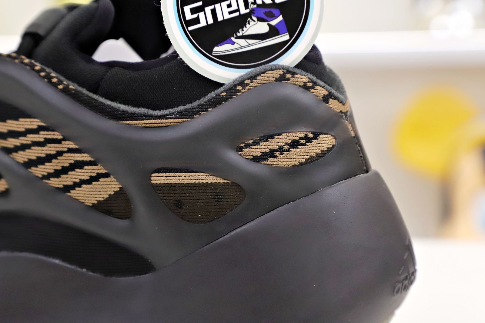 YEEZY 700 V3 'CLAY BROWN'