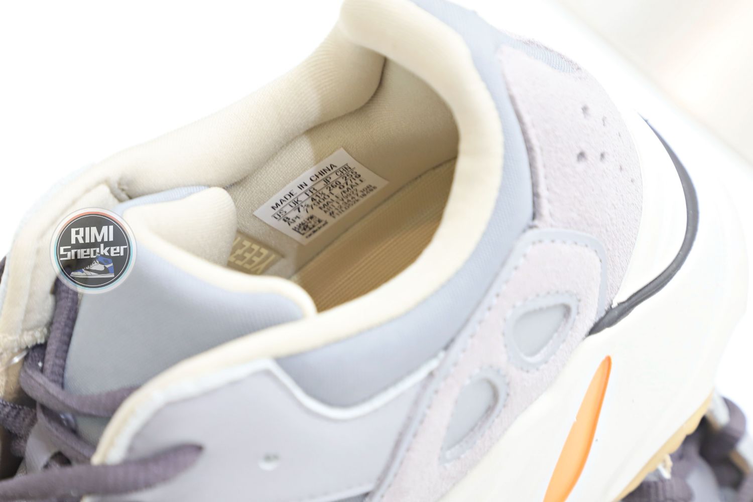 YEEZY BOOST 700 'MAGNET'
