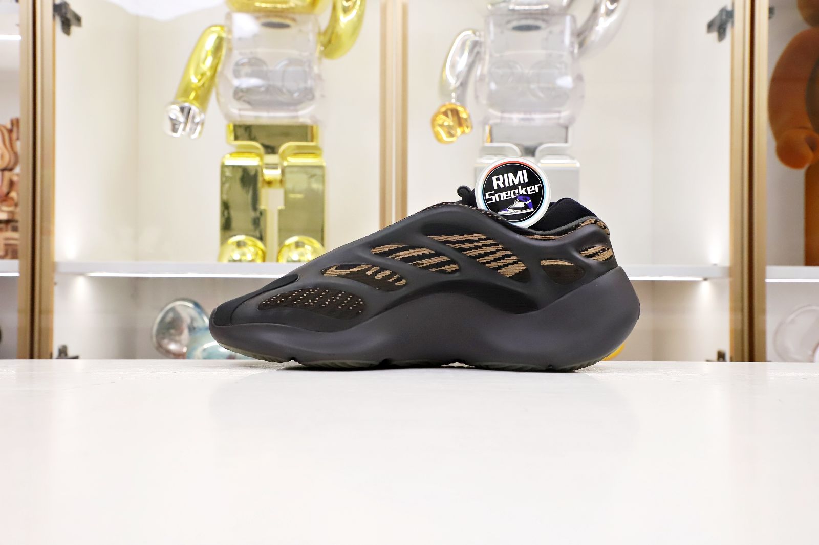 YEEZY 700 V3 'CLAY BROWN'