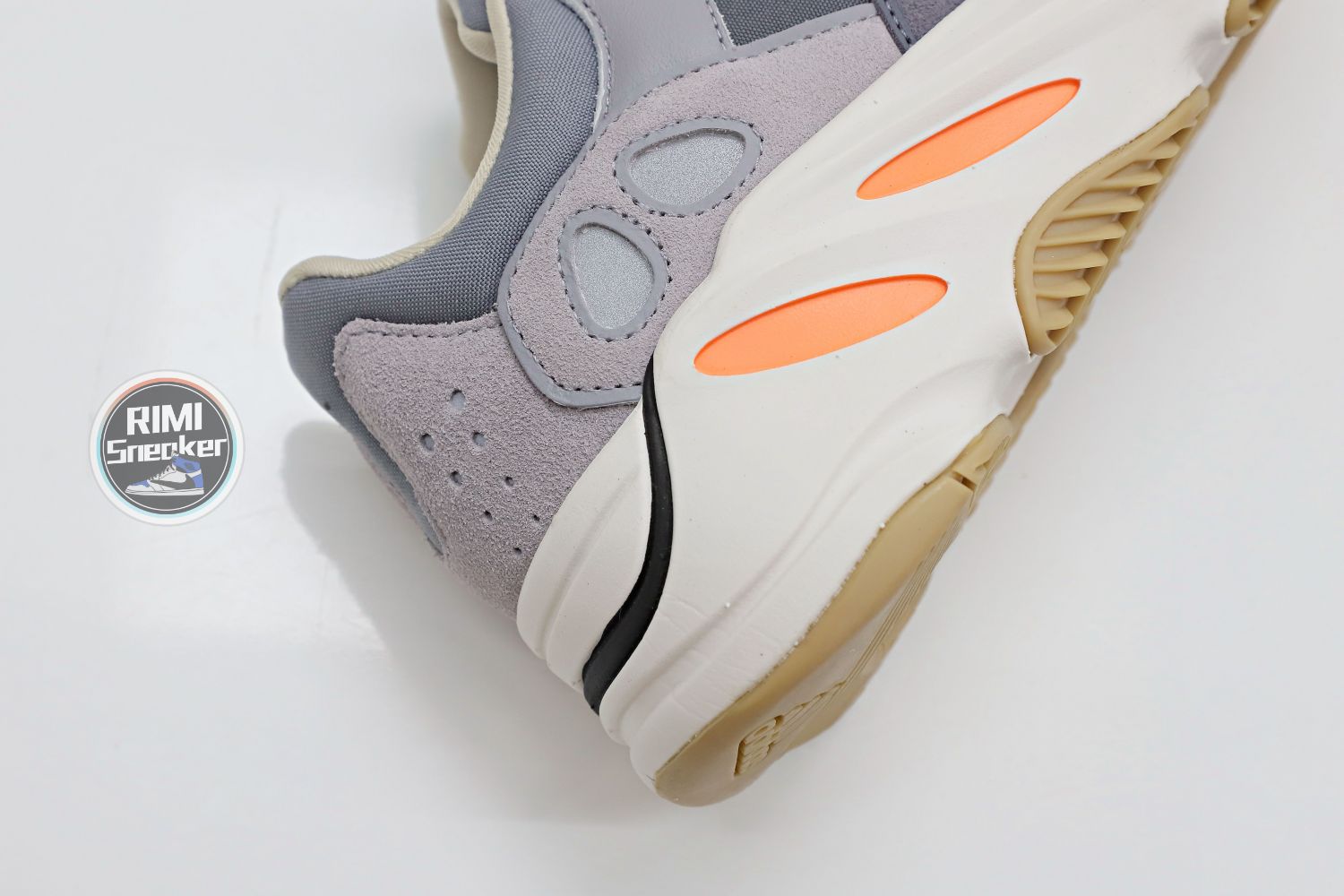YEEZY BOOST 700 'MAGNET'