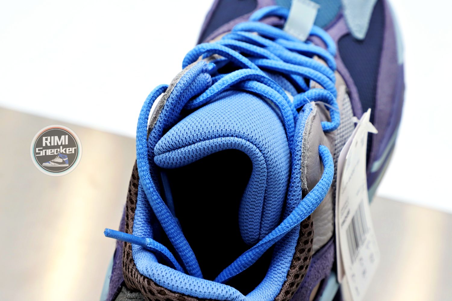 YEEZY BOOST 700 'CARBON BLUE'