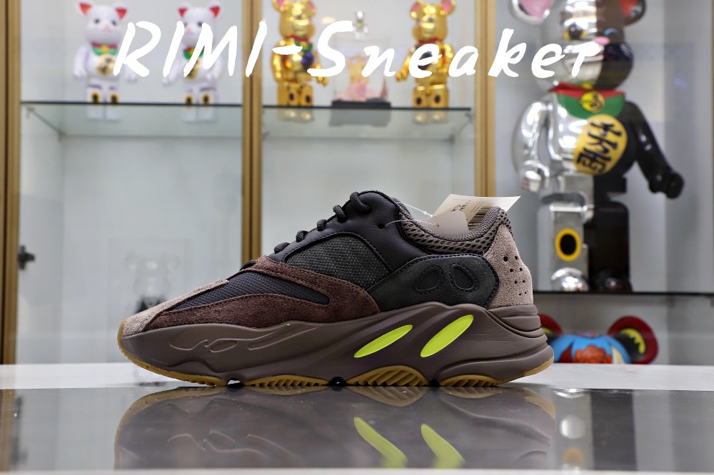 YEEZY BOOST 700 'MAUVE'