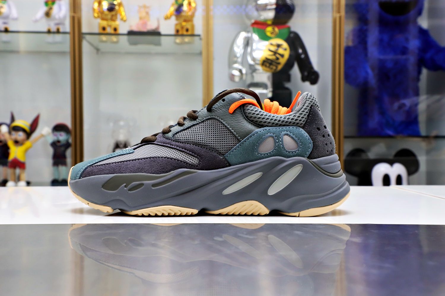 YEEZY BOOST 700 'TEAL BLUE'