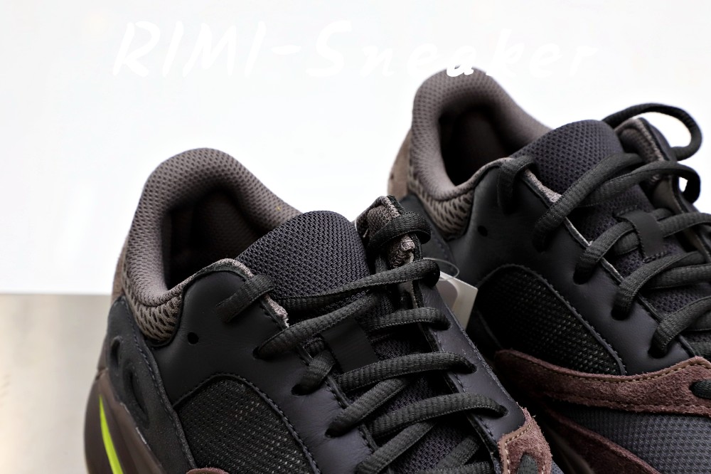 YEEZY BOOST 700 'MAUVE'
