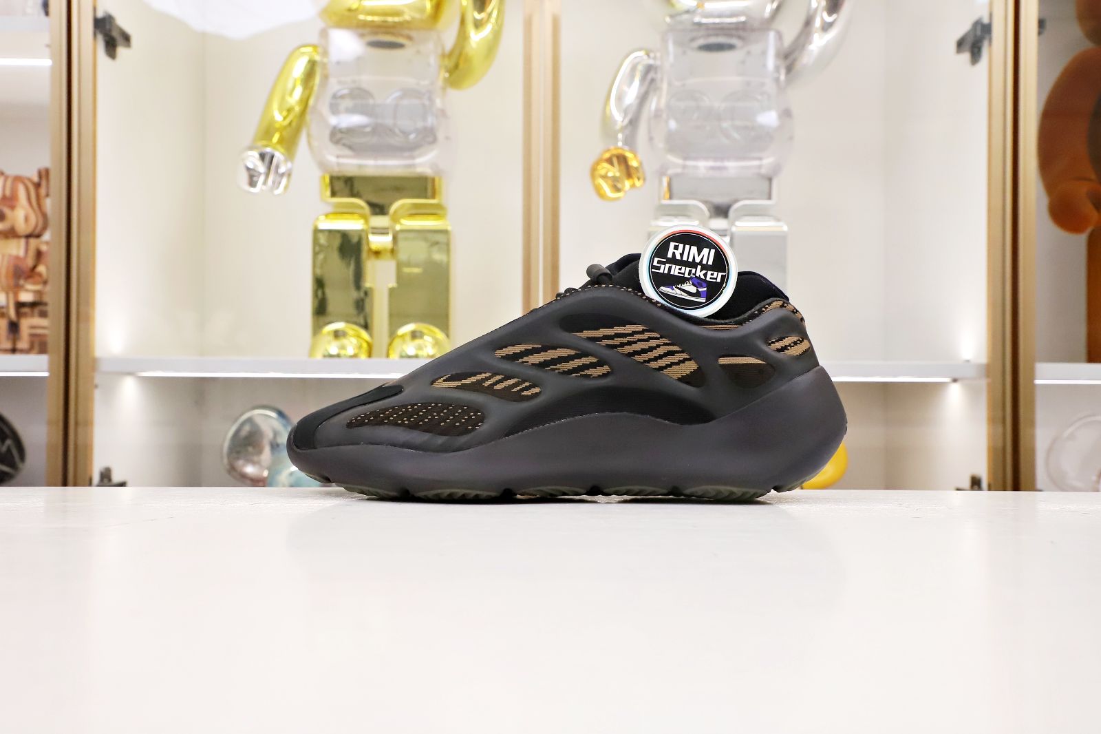 YEEZY 700 V3 'CLAY BROWN'