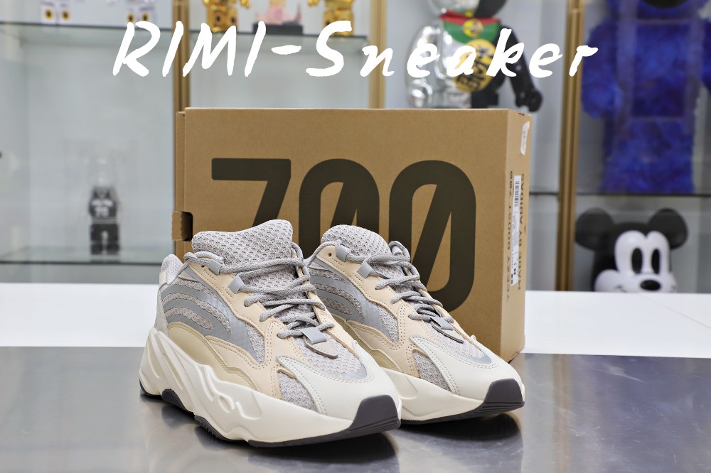 YEEZY BOOST 700 'CREAM'