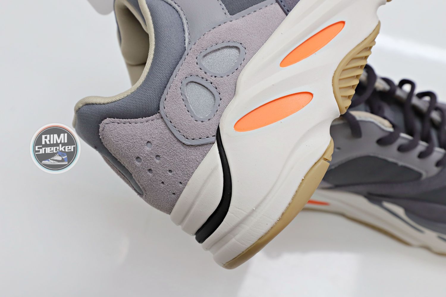 YEEZY BOOST 700 'MAGNET'