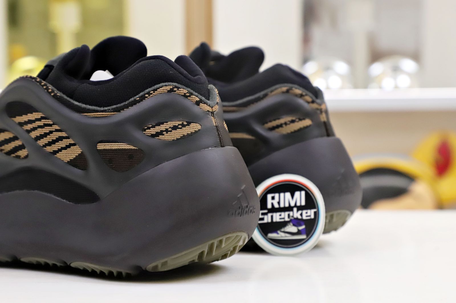 YEEZY 700 V3 'CLAY BROWN'