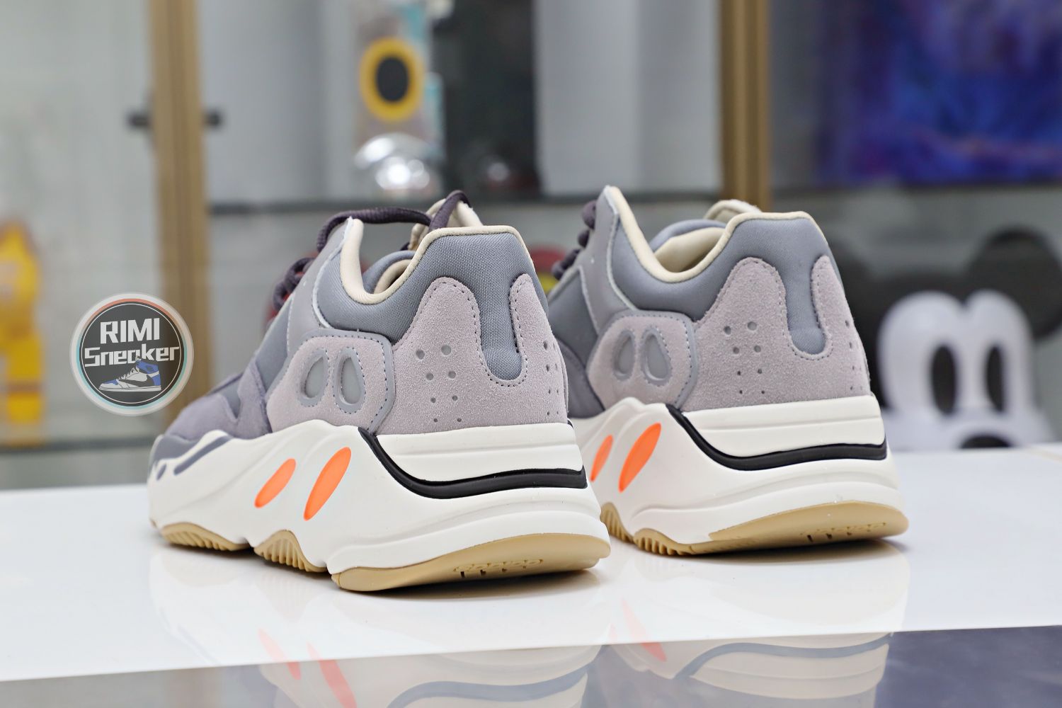 YEEZY BOOST 700 'MAGNET'