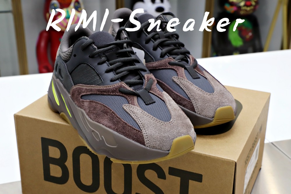 YEEZY BOOST 700 'MAUVE'
