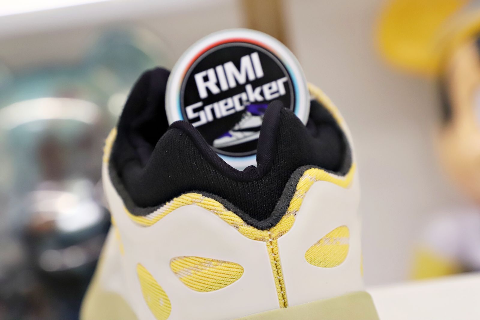 YEEZY 700 V3 'SAFFLOWER'