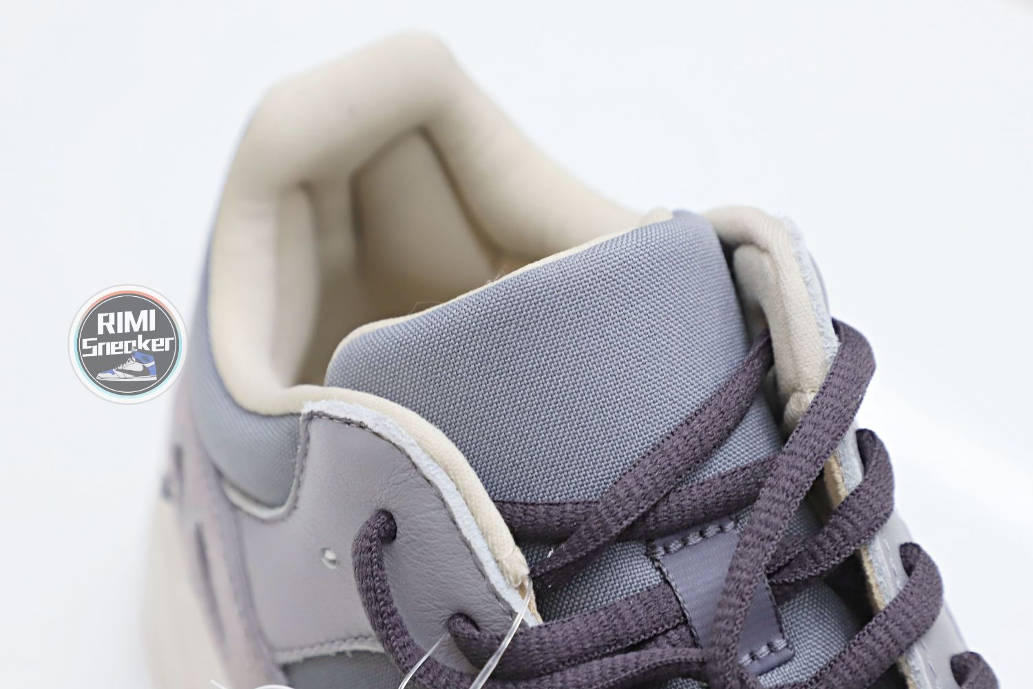 YEEZY BOOST 700 'MAGNET'