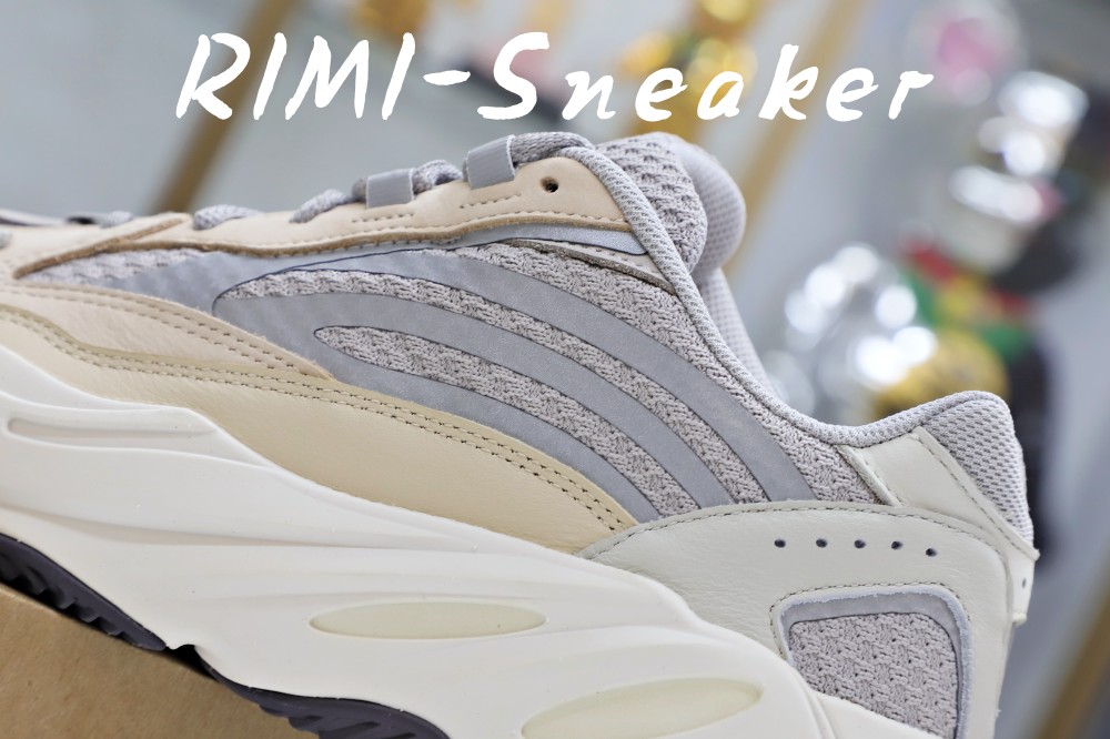 YEEZY BOOST 700 'CREAM'