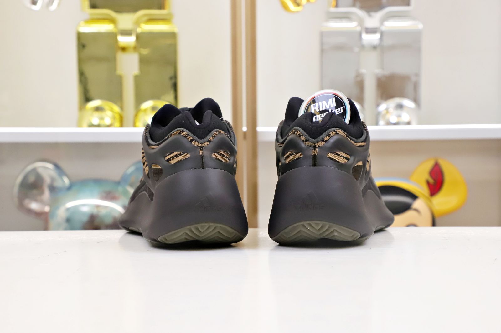 YEEZY 700 V3 'CLAY BROWN'