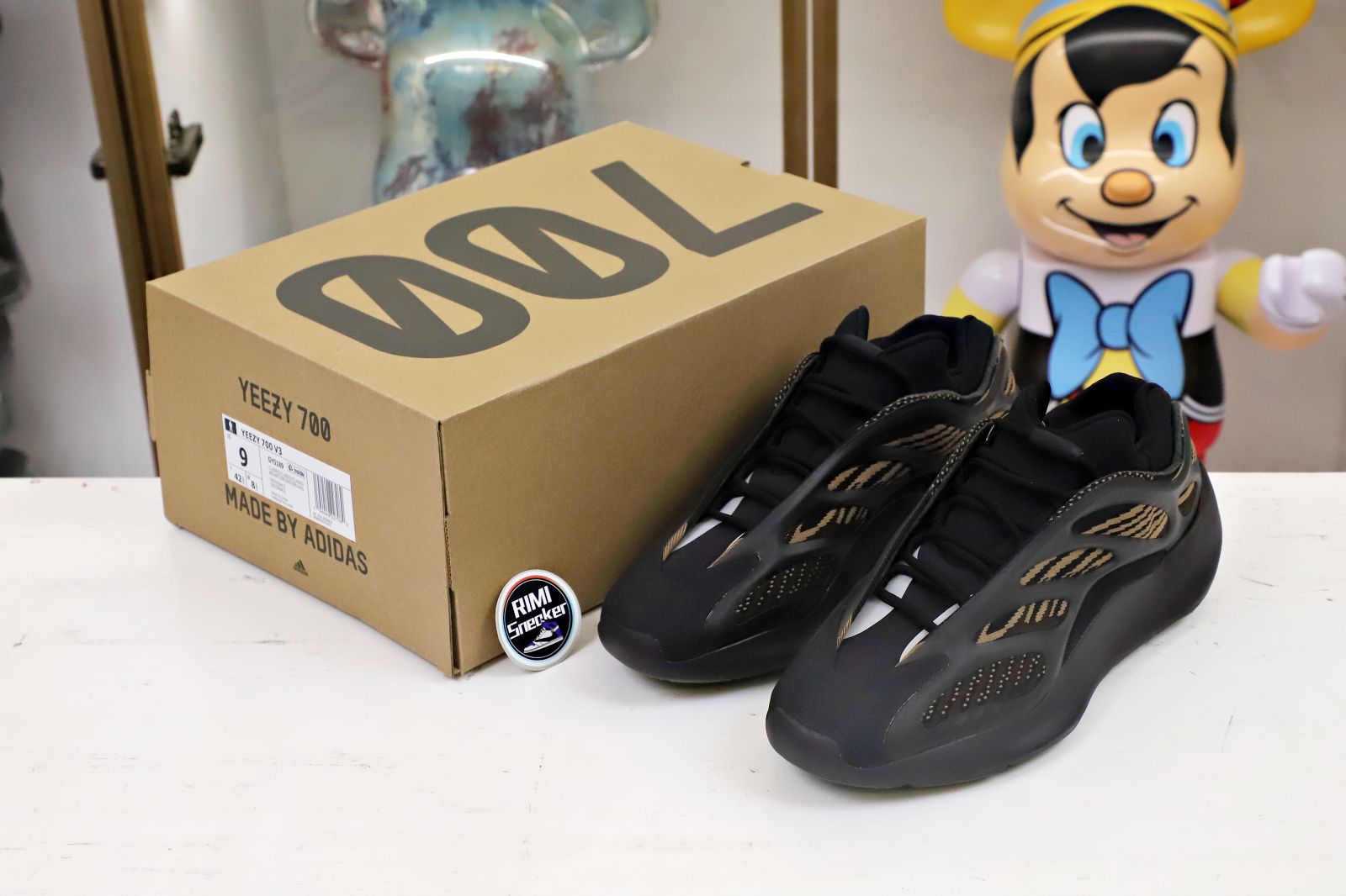 YEEZY 700 V3 'CLAY BROWN'