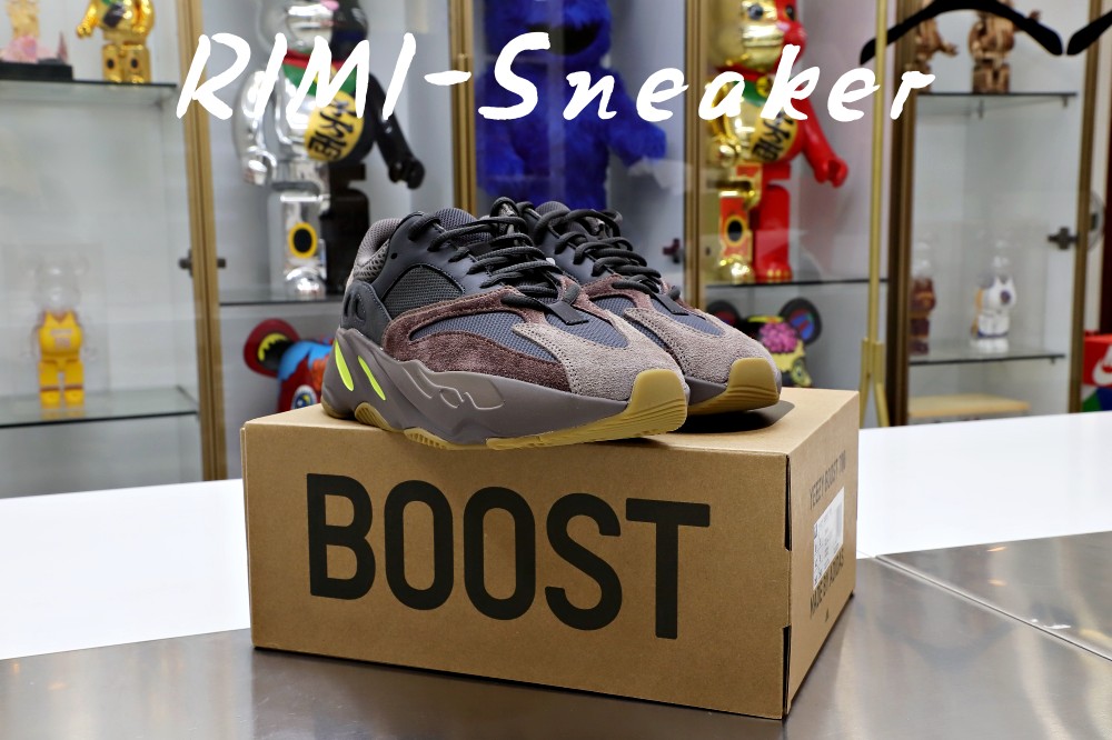 YEEZY BOOST 700 'MAUVE'